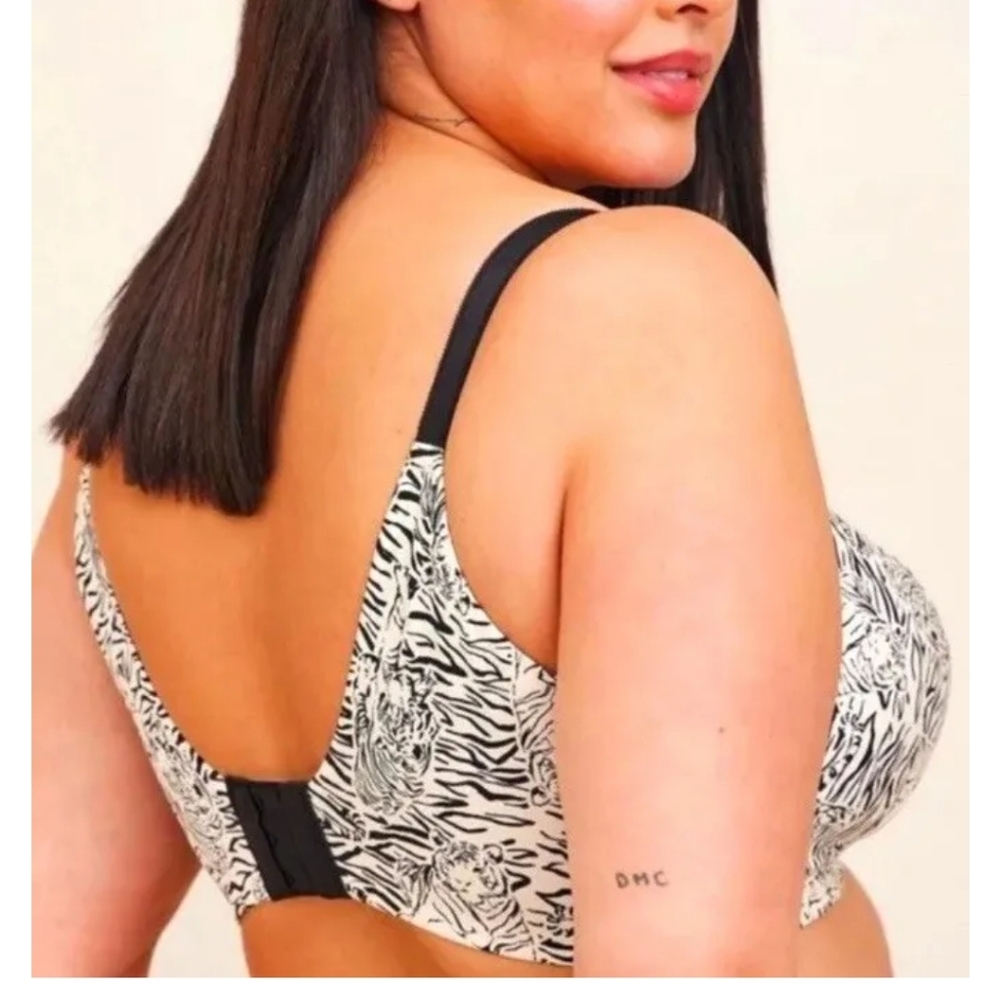 TORRID Dream Wire-Free Bra 38D Stripe Tigers White/Black - Picture 4 of 8